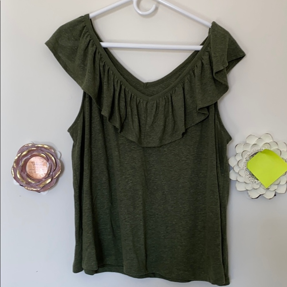 Off the shoulder flutter shirt